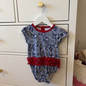 Burt’s Bees Baby One Piece Bodysuit Ruffle Butt Size 12 Months